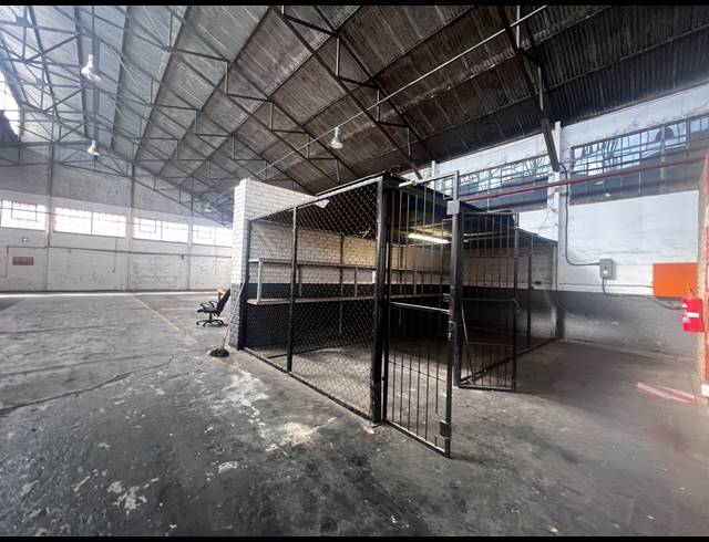 1,786M² FACTORY TO LET IN STEELEDALE